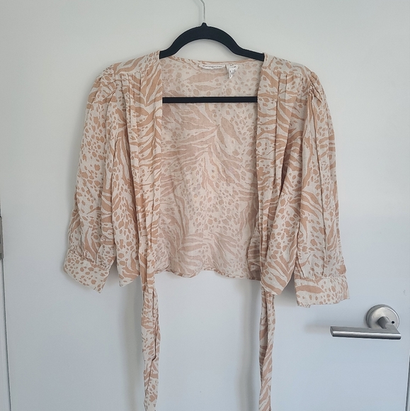 Linen Wrap Top - Picture 3 of 6